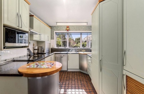 Springfield Maison | Forest City Villa for big families/10mins to city centers