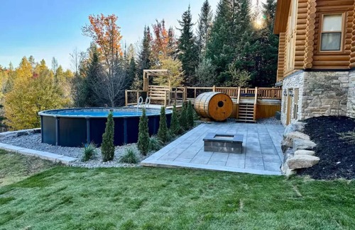 Fiddler Lake Resort Chalet De Ski | Duc #83 - chalet de bois rond avec spa, sauna et piscine privée