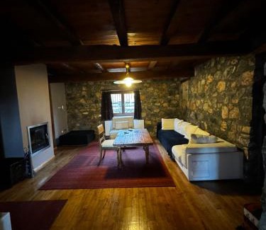 Aghios Athanasios Chalet De Ski | Forest House