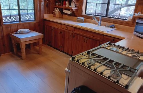 Summerhaven Cabine | Forest Hermitage With Creek. Close To Everything!