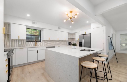 Dallas Maison | Incredible Modern 4 Bedroom