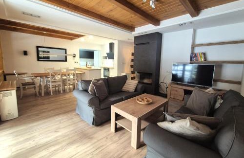 Makow Podhalanski Chalet De Ski | Forest House- dom nad górskim potokiem