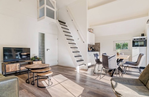 Lunteren Maison | Forest House Hoeve de Zuidrand, Veluwe. Large garden, sauna, hot tub, privacy & alpacas