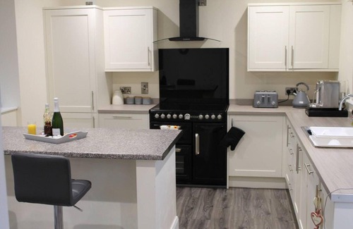 Coleraine Maison | Forest View House - Private Hot Tub