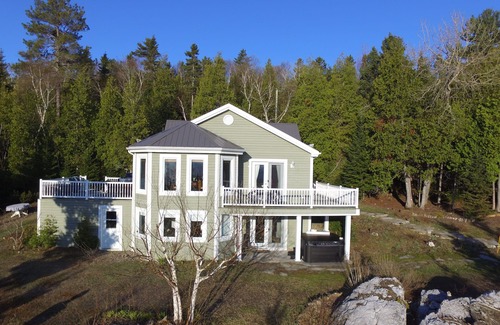 Saint Irenee Chalet De Ski | Foresteria, rivière, montagne et SPA!