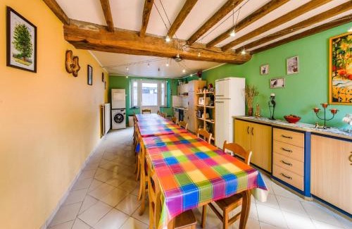 Awenne Maison | Forestside Escape for 15 Guests