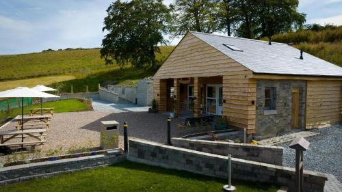 Loughinisland Maison | Forestview Cabin No 1 - cosy cabin stay