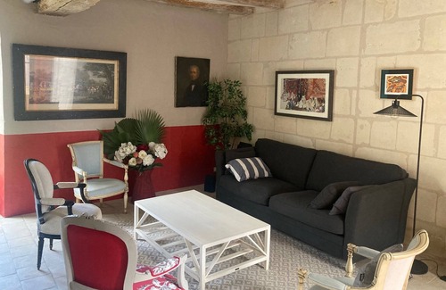 Benais Maison | Ancien presbytère avec jardin au coeur des vignes