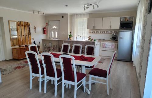Buk Appartement | Forrás-G Vendégház