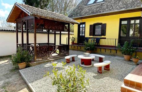 Szalka Maison | Forrás Vendégház