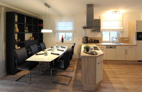 Barth Maison | Nouveau chalet exclusive de chaume avec cheminée, sauna et 3 chambres