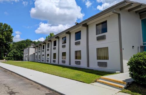 Forsyth Hôtel | Forsythia Inn & Suites
