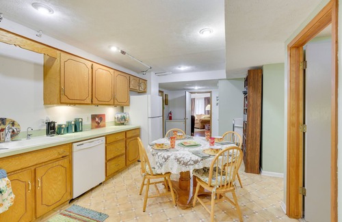 Fort Calhoun Appartement | Fort Calhoun Home w/ Screened Porch + Playground!
