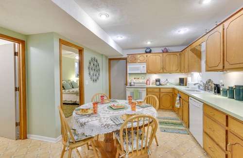 Fort Calhoun Appartement | Fort Calhoun Home w/ Screened Porch + Playground!