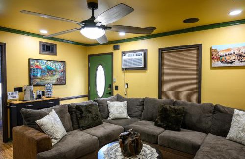 West Columbia Appartement | Fort Jackson Grad & USC Stay 2BR Parking Smart Kitchen, Concierge Guide