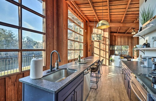 Fort White Maison | Fort White Retreat: Deck & River Access!