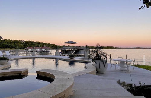Fort Worth Maison | Fort Worth Lake Front Retreat