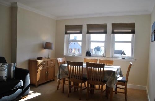 Kilrenny Appartement | Forth View- stylish upper apartment with sea views