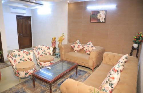 Noida Appartement | Fortune Home Service Apartment 3BHK, E-46,Sector 72, Noida