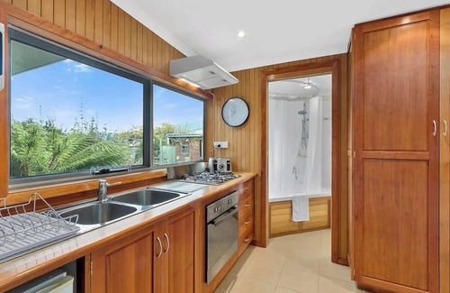 Lindisfarne Cottage | Forty South Cottage A Secluded Waterside Getaway