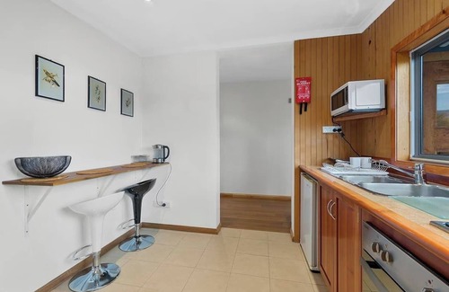 Lindisfarne Cottage | Forty South Cottage A Secluded Waterside Getaway