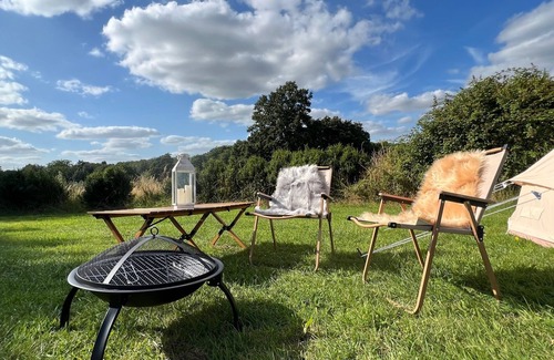 Moreton-in-Marsh Location De VR | Fossewold Camping Bell Tent 4 of 4