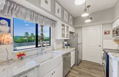 Fountain Hills Copropriété | Fountain Hills One Bedroom. Views and Heated Pool and Spa.