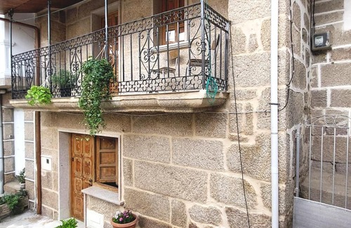 Vilar de Barrio Maison | fountain house