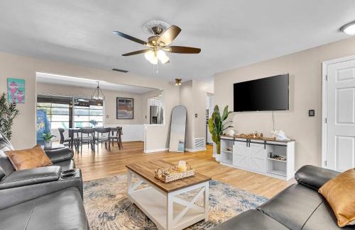 Largo Maison | Four Bed Home with Pool Game Room Bar Near Beach