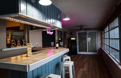 Largo Maison | Four Bed Home with Pool Game Room Bar Near Beach