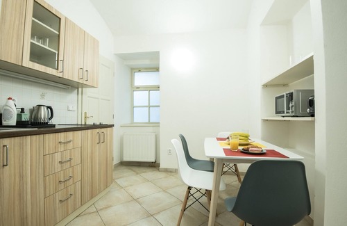Prague 1 Appartement | Four bed studio apartment in ground floor with bathroom and kitchen