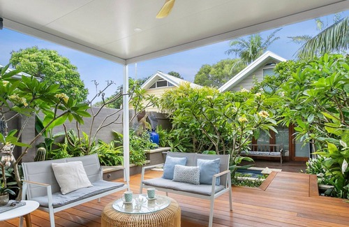 Manly Maison | Blue Plumeria - House in Manly