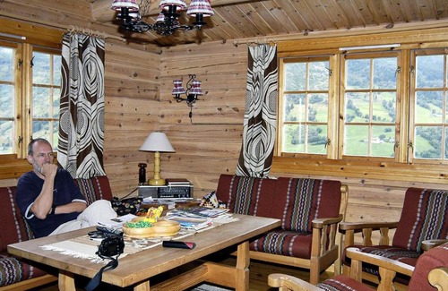 Olden Maison | Four-Bedroom Holiday home in Olden 1