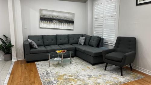 Halton Regional Municipality Maison | Four Bedroom Spacious House with Parking in Milton, Ontario