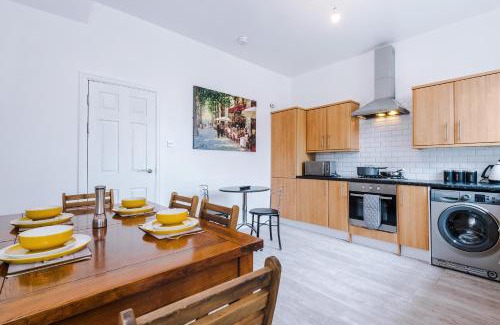 Chorley Maison | Four BR House By Eason Stays Short Lets & Serviced Accommodation Chorley With Free Parking