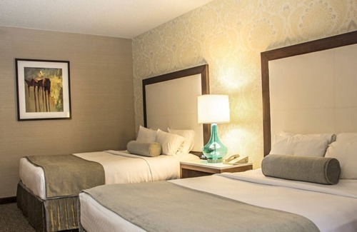 Downtown Station Balnéaire | Four Great Family Units, Pool and Parking