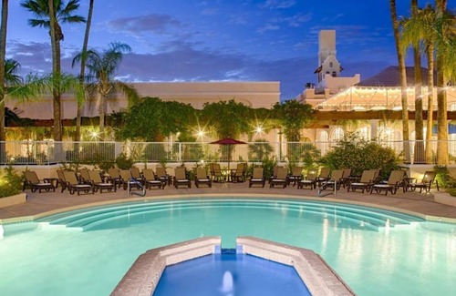 Downtown Station Balnéaire | Four Great Family Units, Pool and Parking