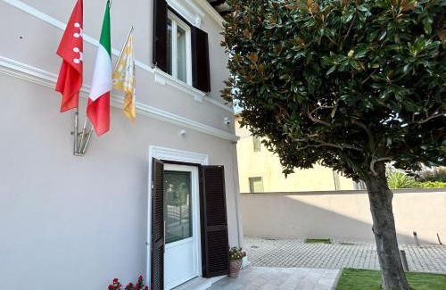 Pisa Maison | FOUR LIONS VILLA GUESTHOUSE
