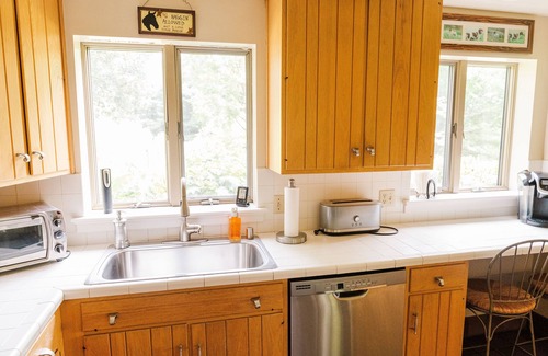 Robesonia Autre | Four Oaks Farm w/Horse Barn, Patio & Gardens