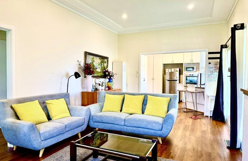Bentleigh Maison | Four Season Home 家四季 - Large house for big groups, close drive to the beach!
