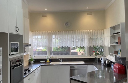 Bentleigh Maison | Four Season Home 家四季 - Large house for big groups, close drive to the beach!