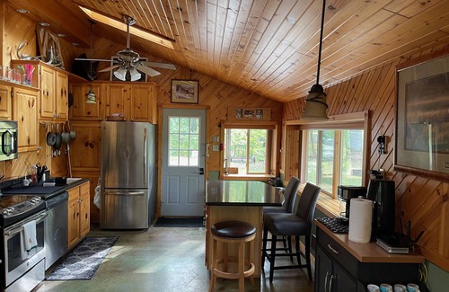 Hager City Cabine | Four Season Private Retreat