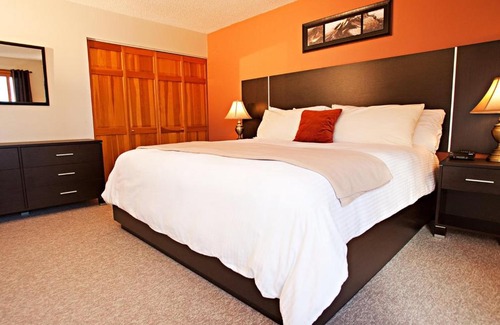 Calabogie Maison | Four-Season Resort on the Shore of Calabogie Lake
