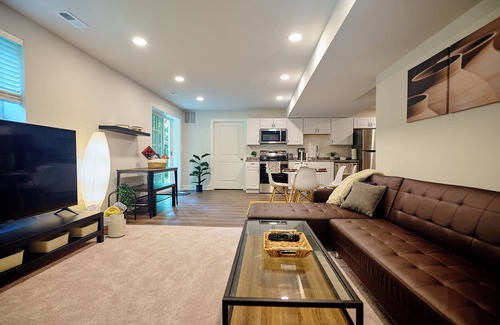 Ellicott City Appartement | Four Seasons Apartment in charming Elkridge