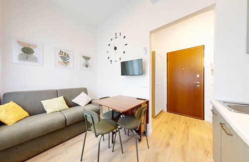 Crescenzago Appartement | Four stops from the center of Milan, you will have all the comforts of home!