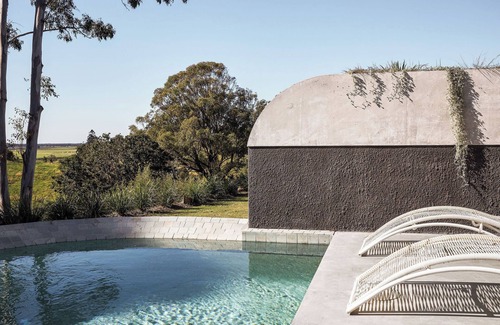 Crabbes Creek Maison | Four Winds! Architecturally renovated & designed with Pool and Panoramic Views