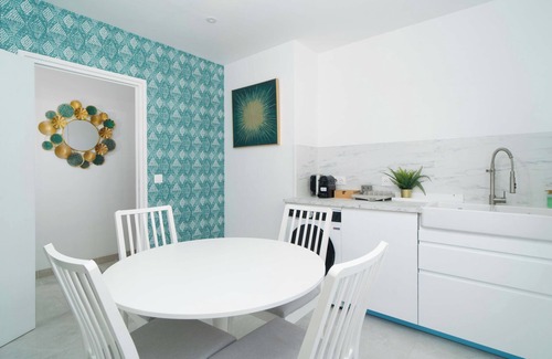 Le Bourget Appartement | Fourside Deluxe Apartments in Le Bourget Suite Paul