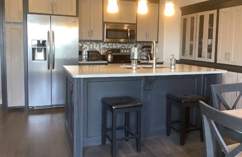 Fox Island Appartement | FOX LODGE - Relax. Refresh. Restore. (2-bdrm, pool, hot tub & view!)