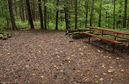 Etna Maison | Fox's Den Camping Pod at Camp Earth Connection