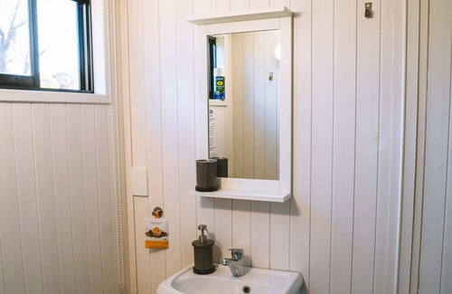 Robertson Maison | Foxglove Cottage Summ